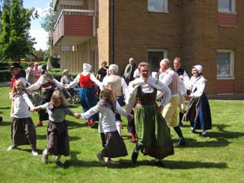 04. Dansen går på Våxnäs Servicehus