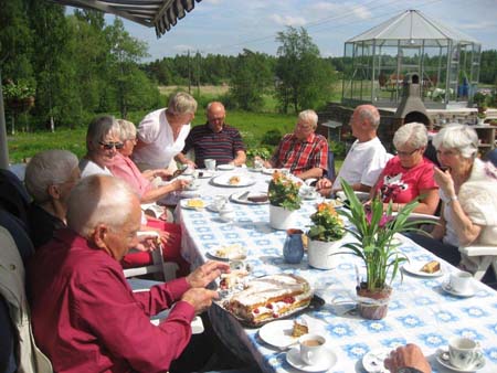 12. Vackert väder och tårta