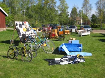 10. Björkarna är borta och loppisen är här