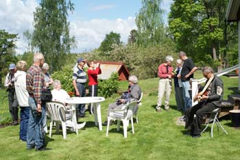 30. Vi blev bjudna på paj med vaniljsås